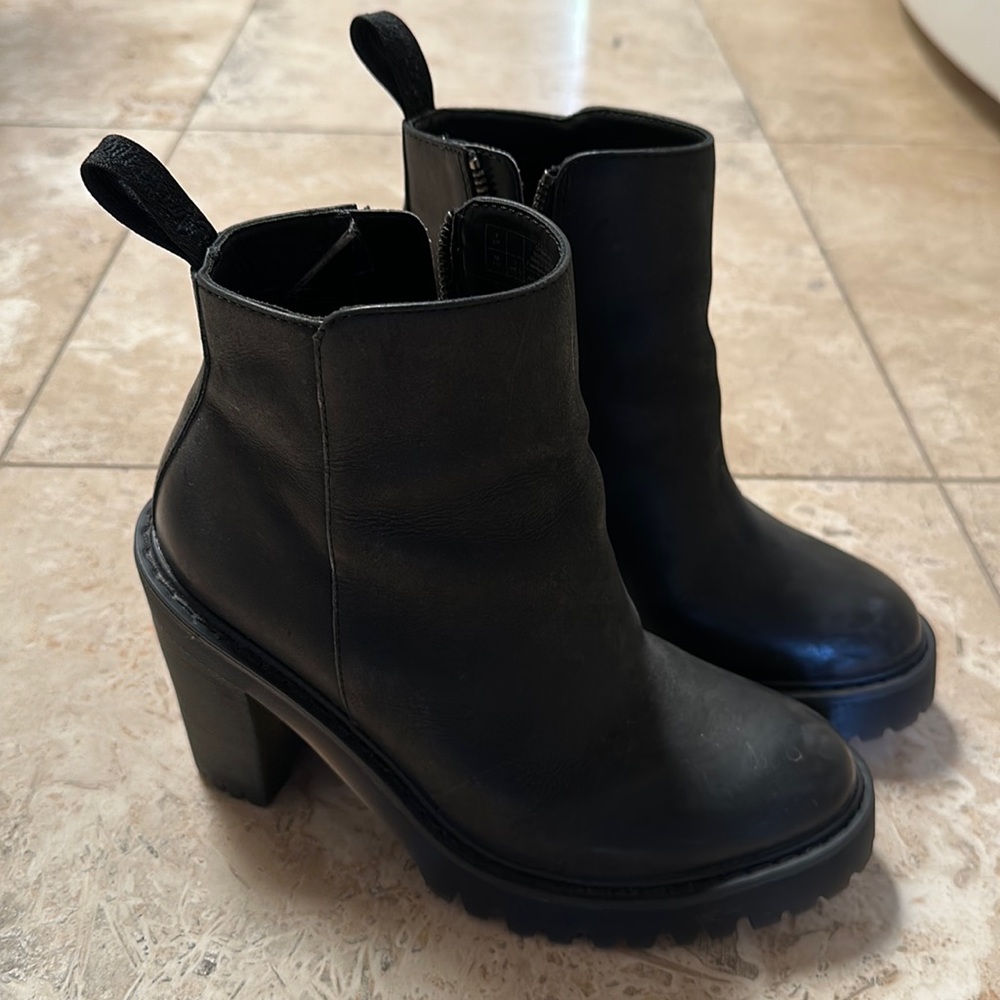 Dr Martens Magdalena heel boot
